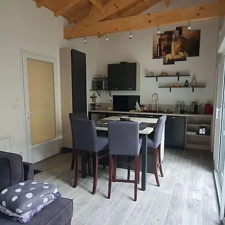 Chai Callie, Ancien Chai Meuble Cognac