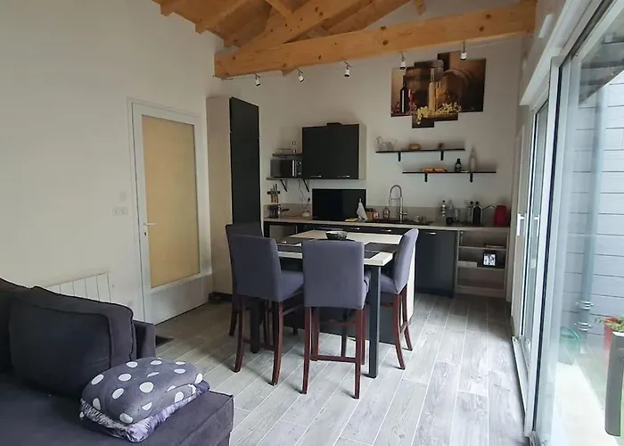 Chai Callie, Ancien Chai Meuble Cognac