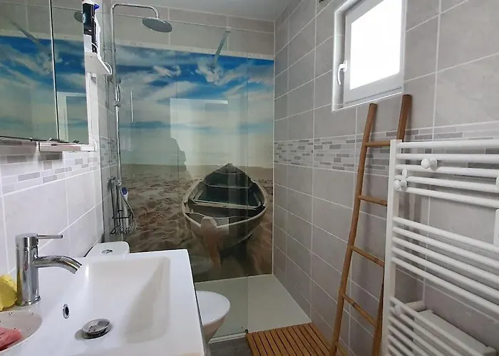 Chai Callie, Ancien Chai Meuble Cognac