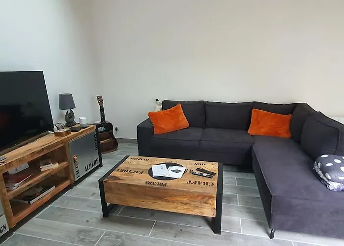 Chai Callie, Ancien Chai Meuble